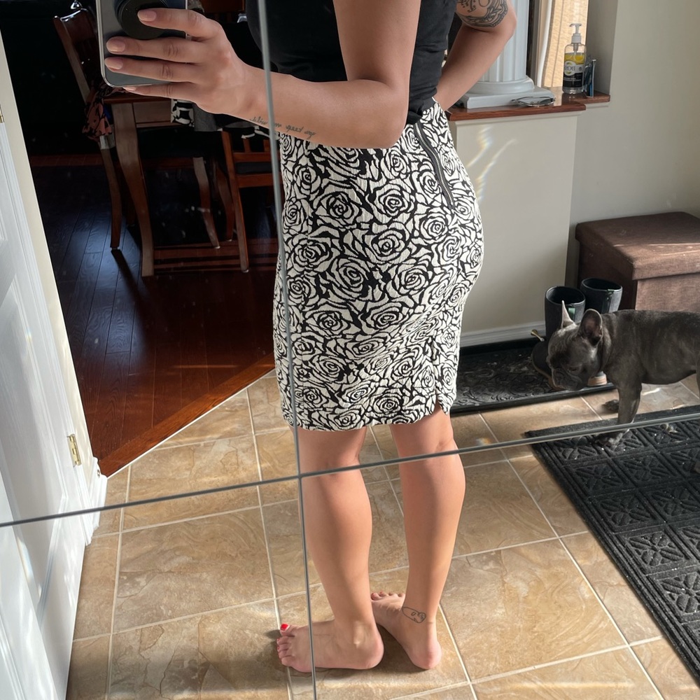 Floral and stretchy pencil skirt!